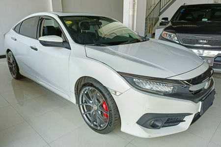 铜川二手本田思域 2016款 220TURBO CVT 尊耀版